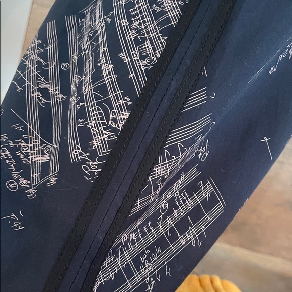 Elegant Black Music Note Patterned Skirt - Picture 5 of 7